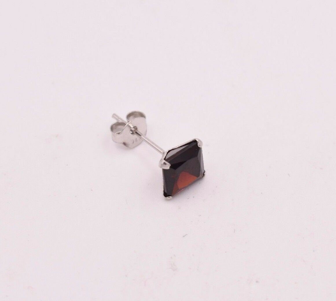 Orecchini A Bottone In Argento Sterling Con Cristallo CZ Rosso Granato 2mm - Gioielli Donna Eleganti