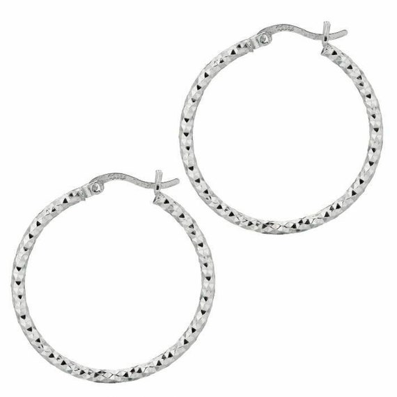 Jewel Tie Sterling Silver 2.00mm Diamond-Cut Hoop Earrings Jewel Tie Sterling Silver 2.00mm Diamond-Cut Hoop Earrings