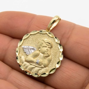 Colgante de ángel bebé texturizado de corte de diamante de 1 3/8&quot; en oro blanco y amarillo macizo real de 10 quilates