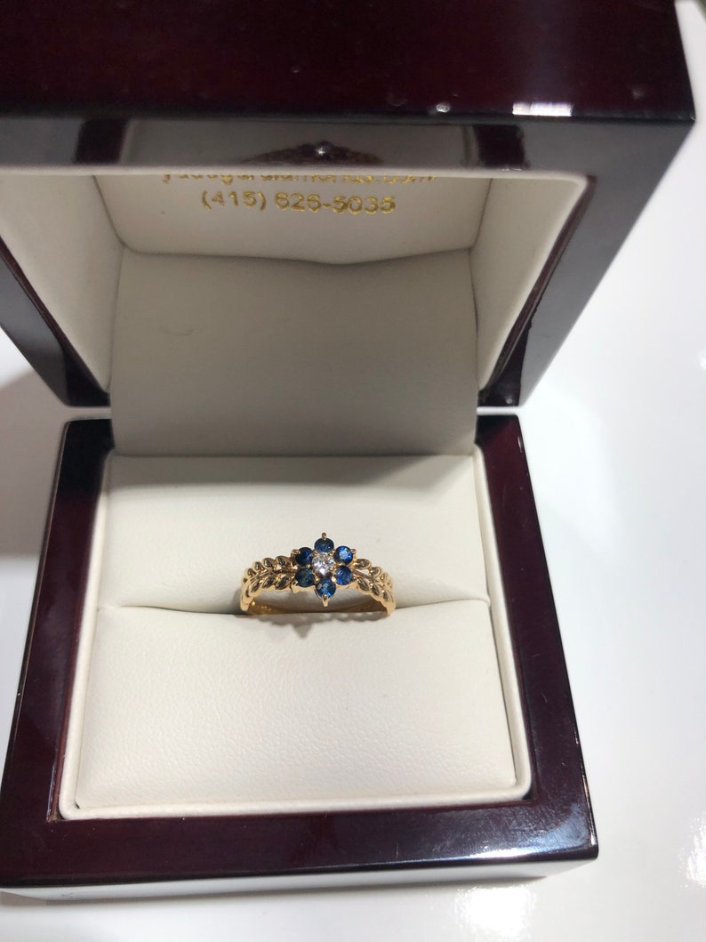 14K floral Sapphire and Diamond ring!