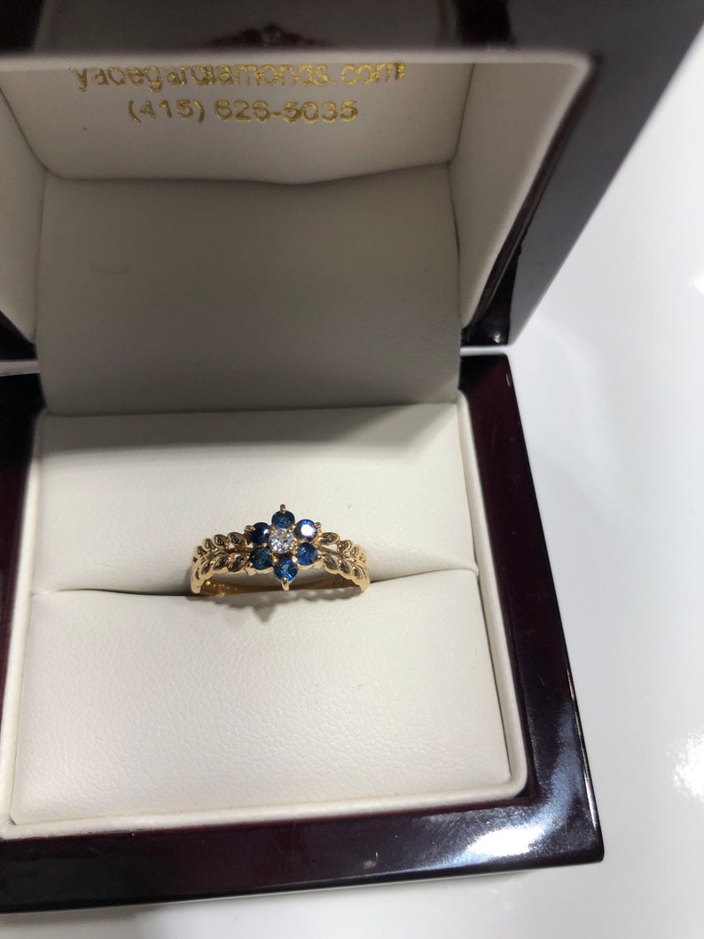 14K floral Sapphire and Diamond ring!