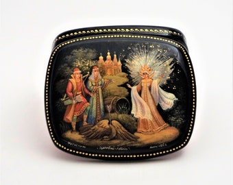 Russian Beautiful Lacquer Fedoskino Box "Tzar Saltan"