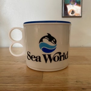 Vintage 80s Sea World Shamu Sipper Mug