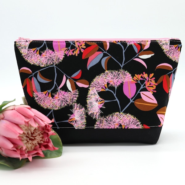 Toiletry Bag in Lilli Pilli, Jocelyn Proust Floral Waterproof Cosmetic Bag, Large Zipper Makeup Bag, Medium Zipper Pouch, Gifts for Her