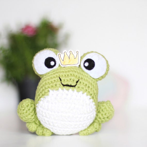 Amigurumi cute frog free crochet pattern