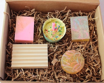 Set de regalo de cumpleaños para ella / Femenino, colorido, cupcake