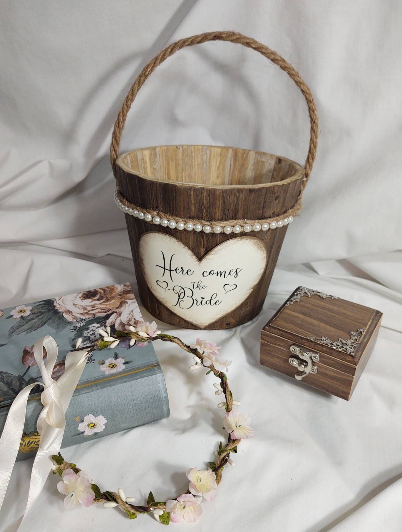Beach flower top girl basket