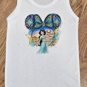 Haut court princesse, toutes les princesses, blanc comme neige, t-shirt bébé princesse, belle, jasmin, royaume magique, filles, débardeur court, y2k, t-shirt bébé, ariel, raiponce image 6