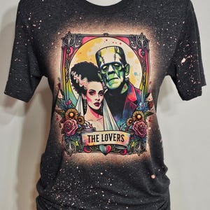 Chemise mariée de Frankenstein, Frankenstein, chemise d'Halloween, carte de tarot pour amoureux, haut court, horreur, vintage, rétro, halloween, chemise à l'eau de javel