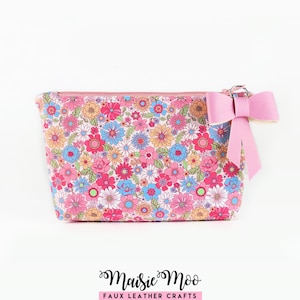 Patroon ritszakje, kunstleer portemonnee SVG, make-uptas naaipatroon, etui SVG, Maisie Moo Cricut Crafts Clara afbeelding 1