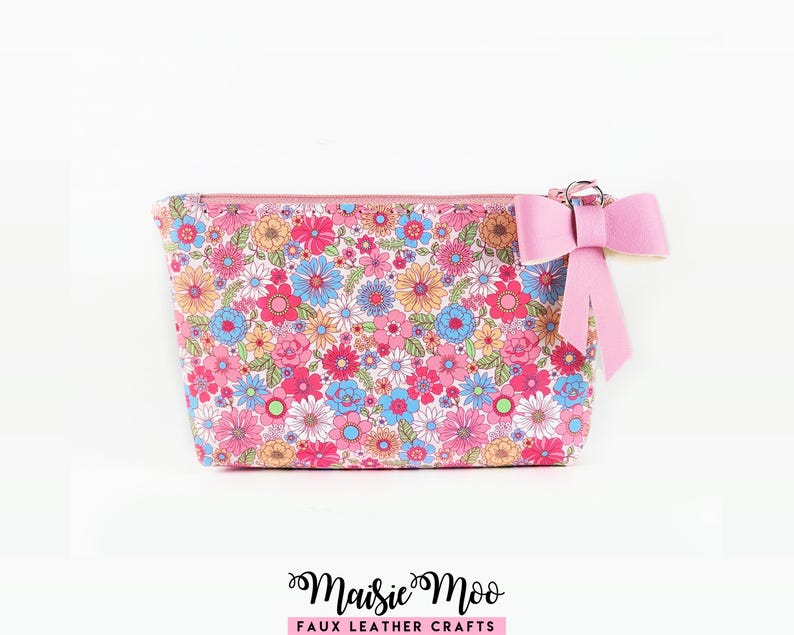 Patroon ritszakje, kunstleer portemonnee SVG, make-uptas naaipatroon, etui SVG, Maisie Moo Cricut Crafts Clara afbeelding 1