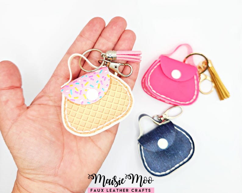Mini Purse Bag Charm Pattern, Miniature Faux Leather Handbag Keychain SVG by Maisie Moo
