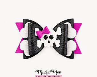 Cute Skull Bow SVG for Cricut, Spooky Faux Leather Hair Bow Template, Boutique Goth Bow Pattern