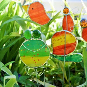 Frosch aus Glas, Kleines Geschenk, Deko für Blumentopf, Fensterdekoration, Gartenstecker, Gartendekoration Bild 2