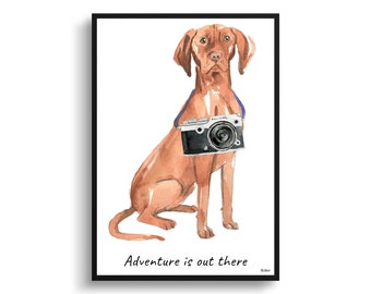 A aventura está por aí. Ilustração de impressão de cachorro húngaro Vizsla. Opções de arte de parede emoldurada e sem moldura. Nome personalizado.