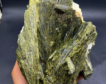 BIG Excellent Rare &quot; green tourmaline &quot; Natural Verdelite Mineral Specimen #Q1143