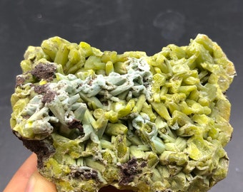 PLUMBOGUMMITE,High quality nature  plumbogummite Crystal Vug Mineral Specimen #Q643