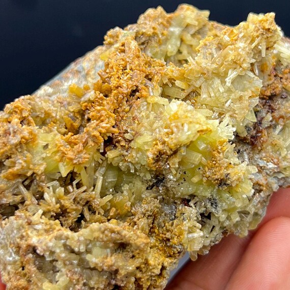 天然グリーンパイロモルファイト結晶マトリックス鉱物標本 #Q797