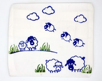 Bumps Comforter Baa