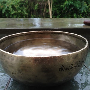 POWERFUL Himalayan Full Moon Singing Bowls 2kg up to 2.7kg Free Shipping image 5