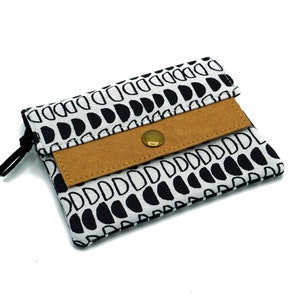 Small wallet Crescents Black Light Gray vegan image 3