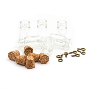 0,58 EUR/pz. Piccole bottiglie di vetro riempibili con tappo in sughero e occhielli, 10 pezzi