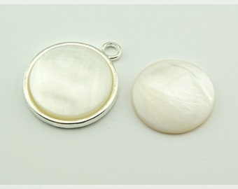 1.34 EUR/each. 2 cabochons made of genuine mother-of-pearl, 20 mm diameter