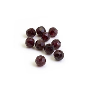 faceted garnet beads in red 3,8mm 10 pieces (0,33 EUR/pc.)