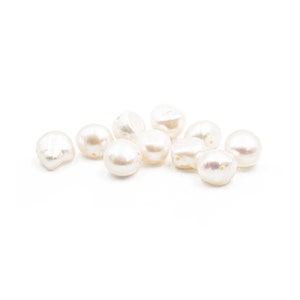 0.38 EUR/pc. Freshwater cultured pearls 6 x 8 mm 10 pieces