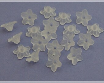 0.05 EUR/pc. 40 flowers in frosted white, 10 mm