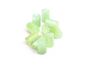 0,24 EUR/st. langwerpige cateye glaskralen in lichtgroen 6 x 4 mm 10 stuks