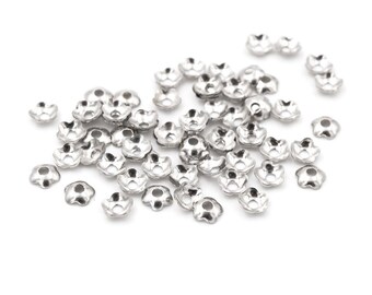 0,05 EUR/ud. 50 capuchones de perlas muy pequeñas en platino plateado, 4 mm