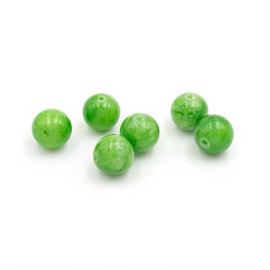 Mashan jade beads in green 12mm 6 pieces Vintageparts DIY (0,58 EUR/pc.)