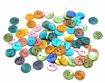 Botones de nácar, colores surtidos, 12,7 mm, juego de 20 g (aprox. 80 piezas), botones de concha teñidos de 2 agujeros para costura y scrapbooking.
