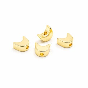 0,93 EUR/pc. Intermediate beads as half moon with 18K gold coating 4 pieces