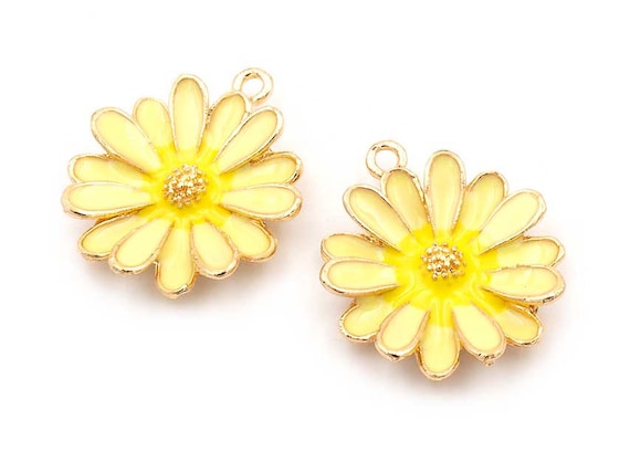 1.60 Eur/piece. Yellow Enameled Daisy Pendants in Gold Color 2 