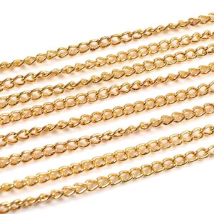 0.62 EUR/meter single twisted link chain in gold-colored 3 x 2 mm 10 m