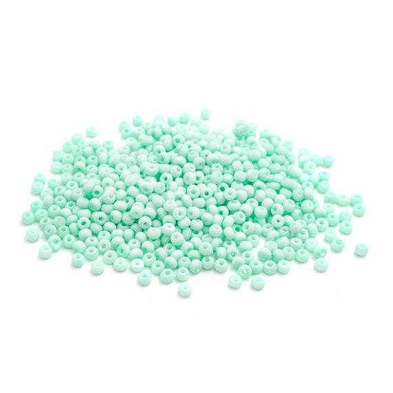 248,00 EUR/kg gefrostete Rocailles Perlen opak in mint 3mm 10 Gramm von Vintageparts zum Schmuck selber machen