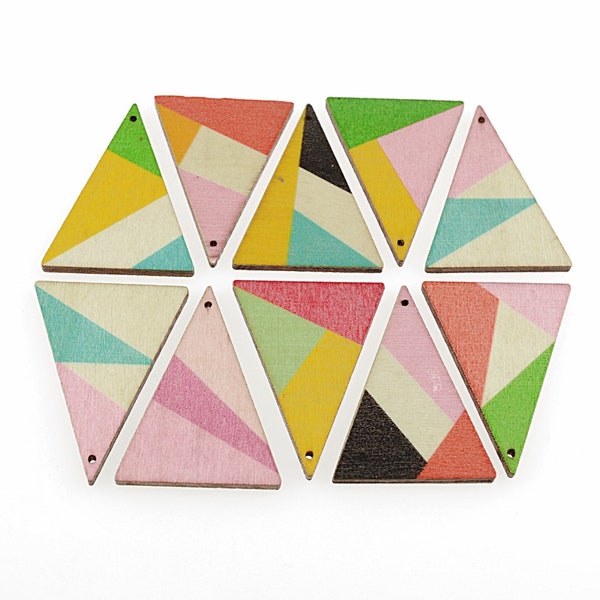 0,46 EUR/Stk. 5 bunte Anhänger "geo triangle" aus lackiertem Holz