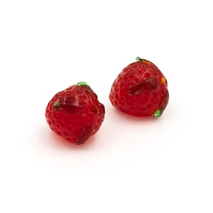 1.55 EUR/piece Lampwork bead as strawberry in red, 2 pieces
