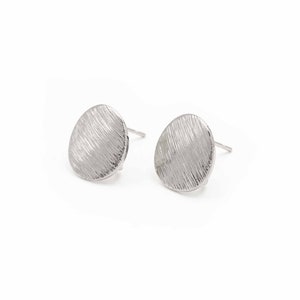 1.55 EUR/piece round stud earrings with delicately structured surface and platinum coating 2 pieces