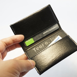 Cartera/tarjetero minimalista de piel vegana