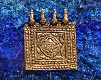 Pendant face in a rectangle ornamental jewelry pendant magic garden brass ethnic jewelry North Africa