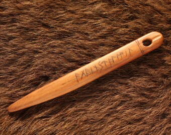 Needle tying Needle with runic inscription "Against all evil" made of mirabelle wood Nalbinding wooden needle for needle binding Needle needle made of wood