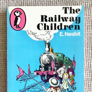 The Railway Children. Vintage Puffin Paperback Book.