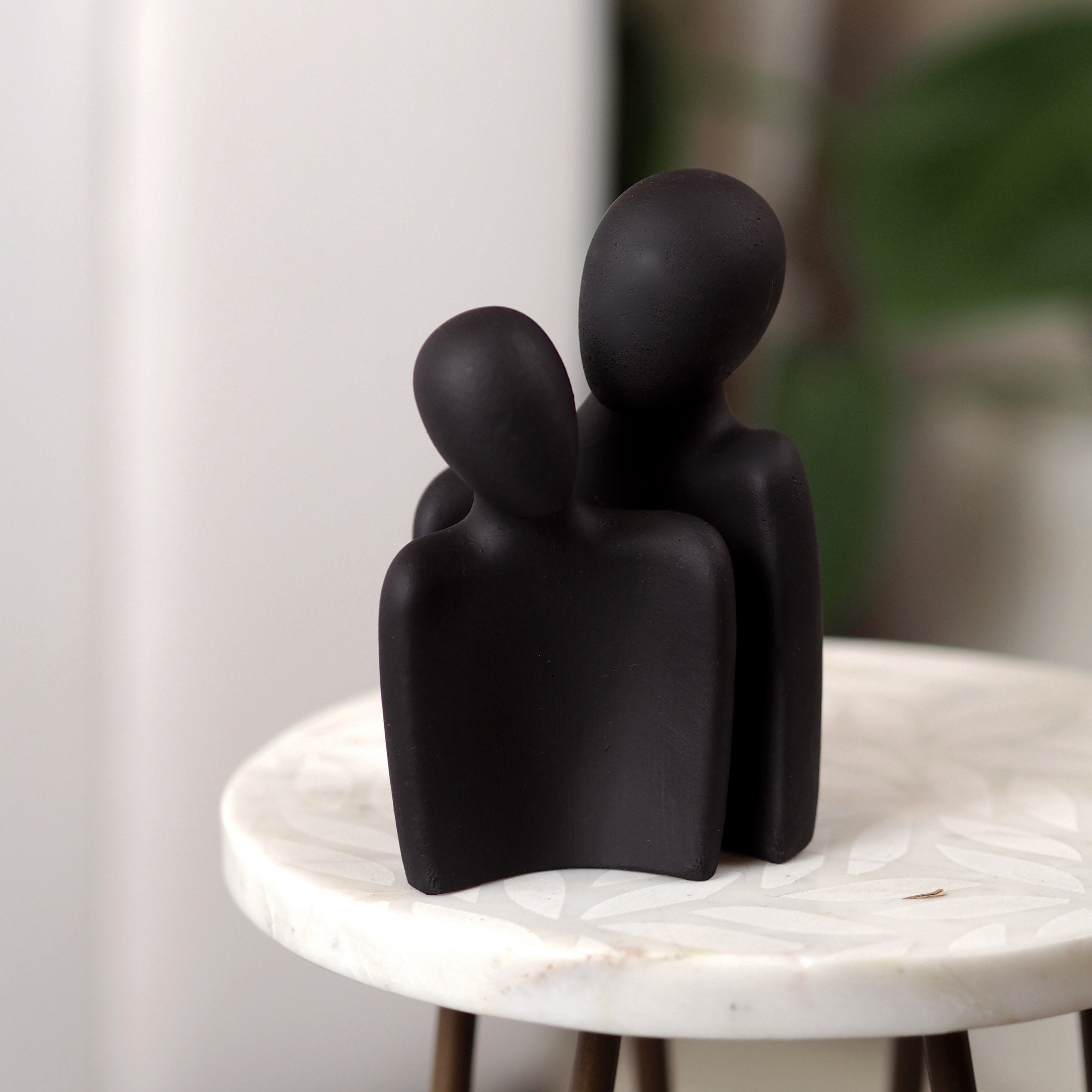 Concrete silhouette couple ornament, sculpture figurines, shelf decor, lovers couple statue, coffee table decor, minimalist decor, gift idea - Etsy 日本 Concrete silhouette couple ornament, sculpture figurines, shelf decor, lovers couple statue, coffee table decor, minimalist decor, gift idea - Etsy 日本