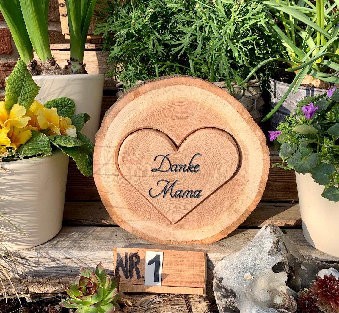 Muttertag Mit Liebe schenken Baumscheibe mit Herz Etsy