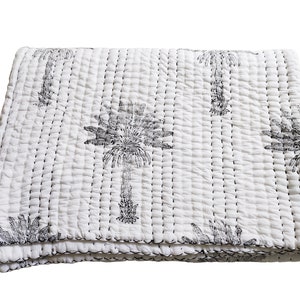 Graue Palme Hand genähte Kantha Quilt