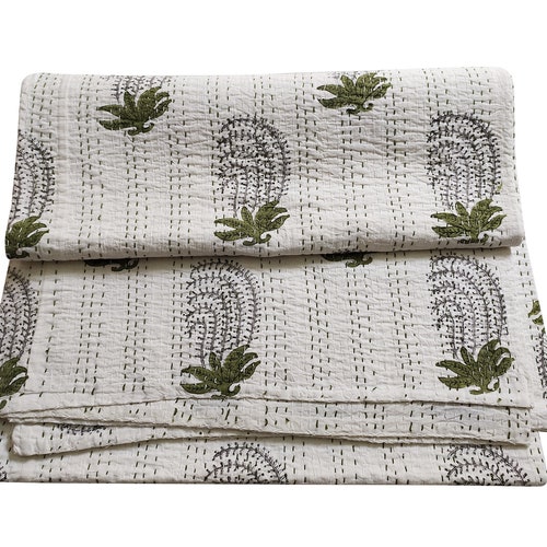 Courtepointe indienne kantha faite main : imprimé floral vert, couvre-lit très grand format à imprimé floral