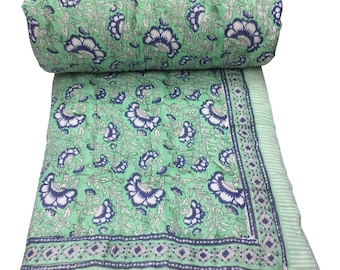 Groene kantha-quilt met handblok: Jaipuri katoenen boho razai-quilt met handafdruk